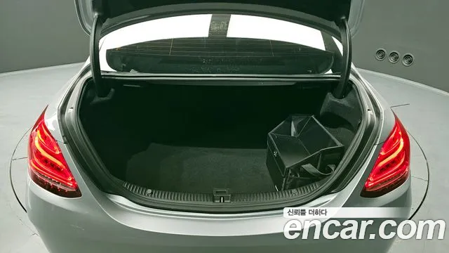 Mercedes-Benz C-Class 2017 — фото 20