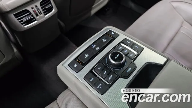 Genesis G80 2017 — фото 17
