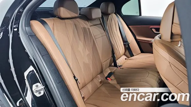 Mercedes-Benz E-Class 2026 — фото 12