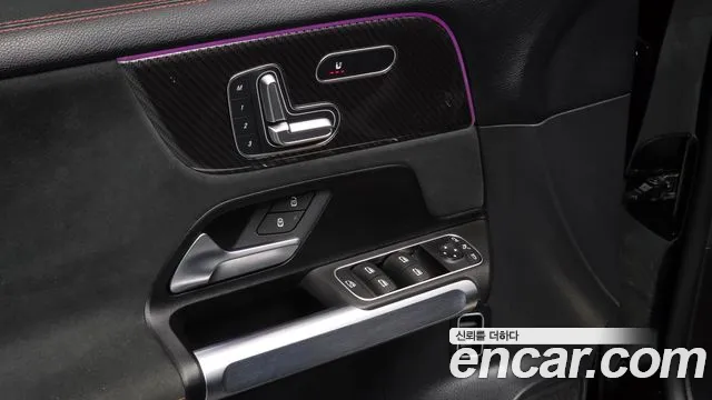Mercedes-Benz GLB-Class 2023 — фото 17