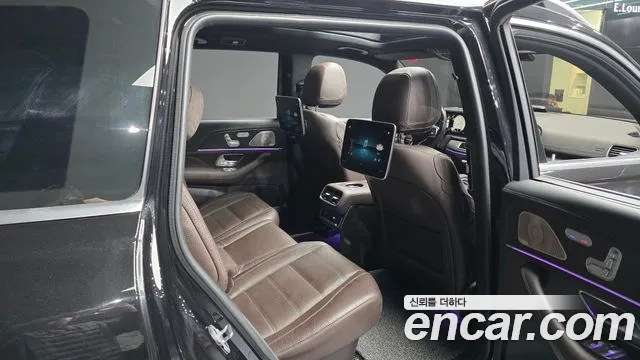 Mercedes-Benz GLS-Class 2023 — фото 12