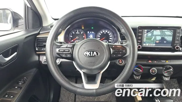 Kia Stonic 2018 — фото 13