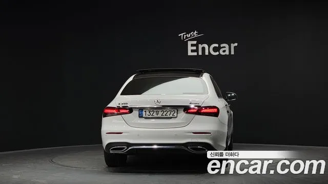 Mercedes-Benz E-Class 2022 — фото 4