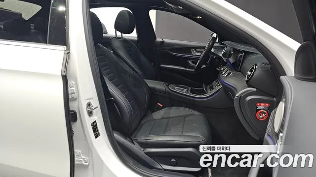 Mercedes-Benz E-Class 2022 — фото 10