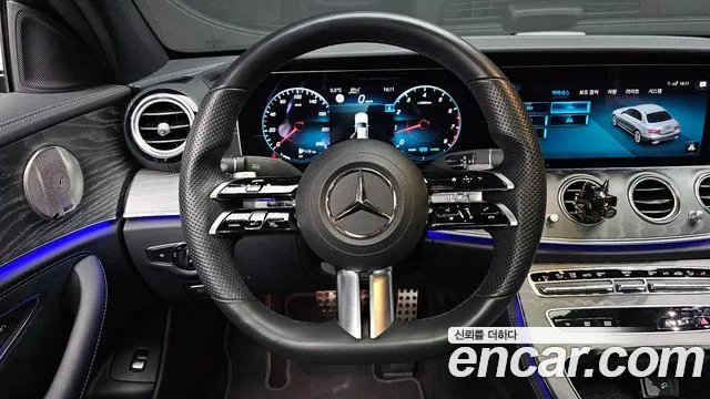 Mercedes-Benz E-Class 2022 — фото 13