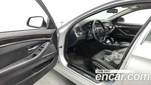 BMW 5-Series 2015 — фото 10
