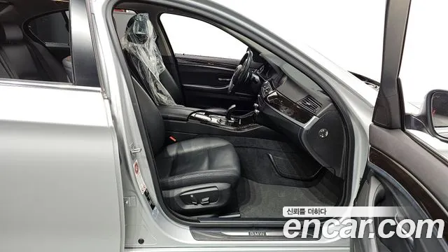BMW 5-Series 2015 — фото 11