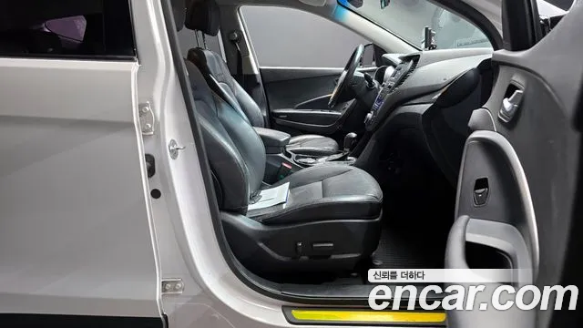 Hyundai Santafe 2016 — фото 10