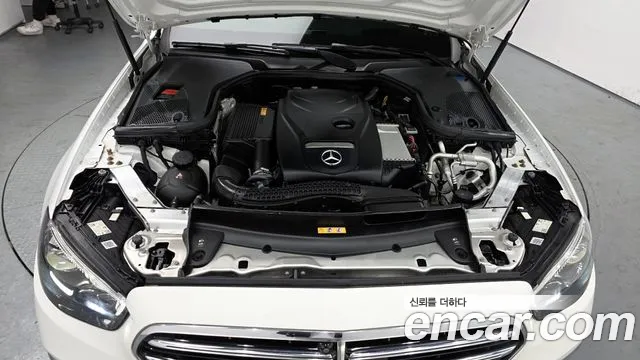 Mercedes-Benz E-Class 2022 — фото 6