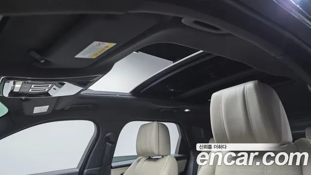 Land Rover Range Rover Velar 2018 — фото 18