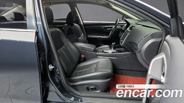 Nissan Altima 2017 — фото 10