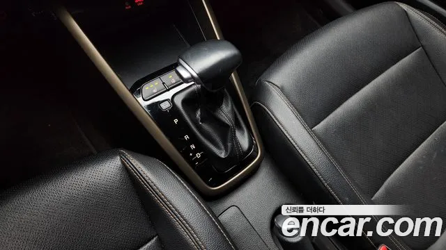 Kia Stonic 2018 — фото 9