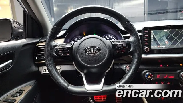 Kia Stonic 2018 — фото 13