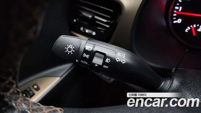 Kia Stonic 2018 — фото 19