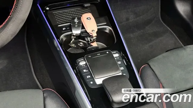 Mercedes-Benz GLB-Class 2021 — фото 20