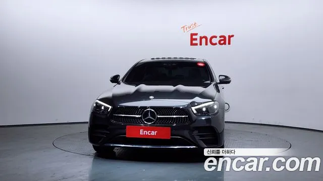 Mercedes-Benz E-Class 2022 — фото 3