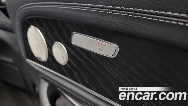 Mercedes-Benz E-Class 2022 — фото 18