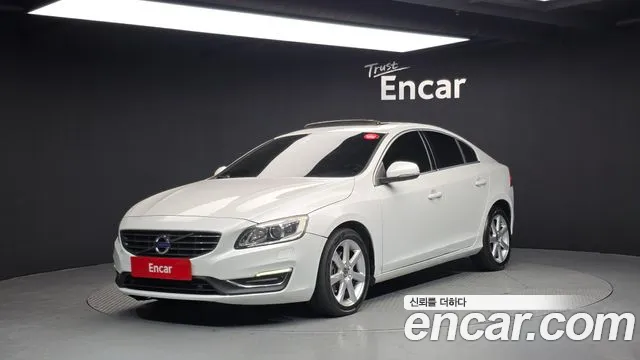 Volvo S60 2016 — фото 1