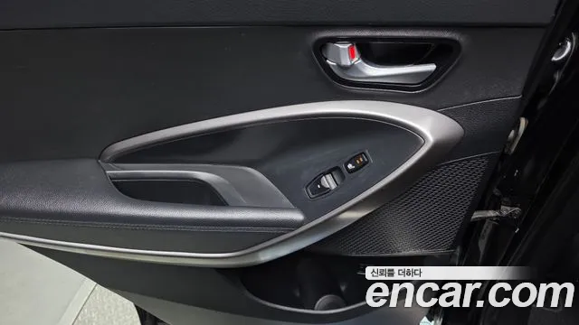 Hyundai Santafe 2016 — фото 18