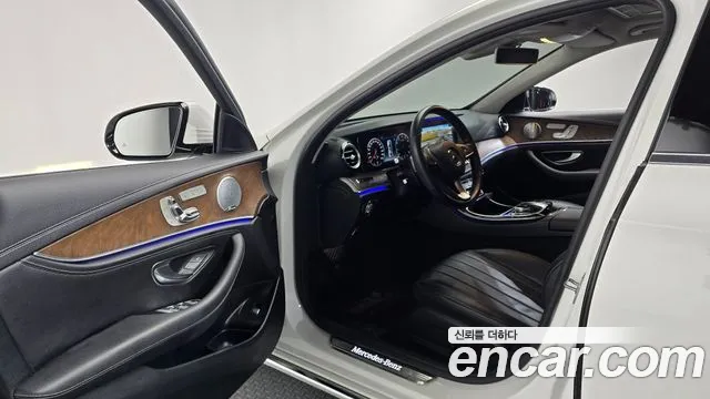 Mercedes-Benz E-Class 2018 — фото 9
