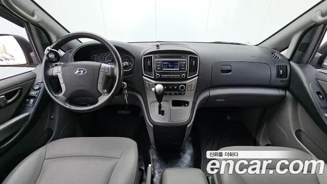 Hyundai Starex 2017 — фото 7