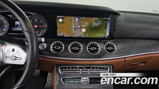 Mercedes-Benz E-Class 2019 — фото 14