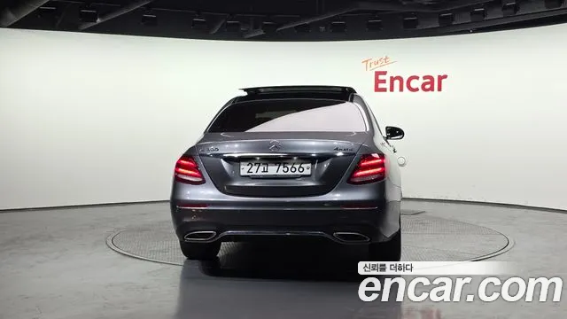 Mercedes-Benz E-Class 2017 — фото 4