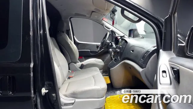 Hyundai Starex 2015 — фото 10