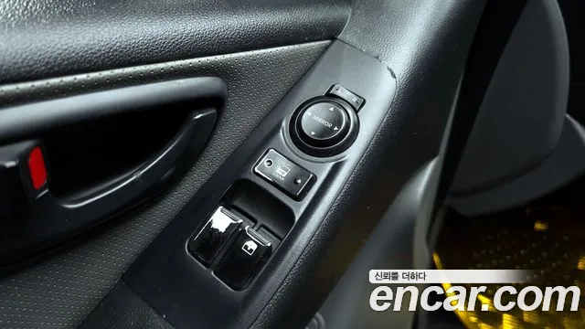 Hyundai Starex 2015 — фото 16