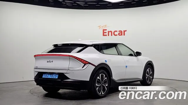 Kia EV6 2022 — фото 2