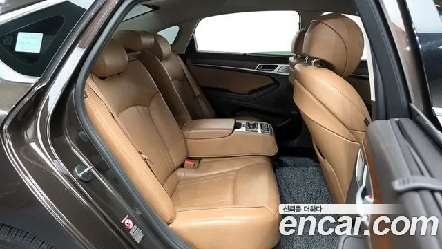 Genesis G80 2017 — фото 12