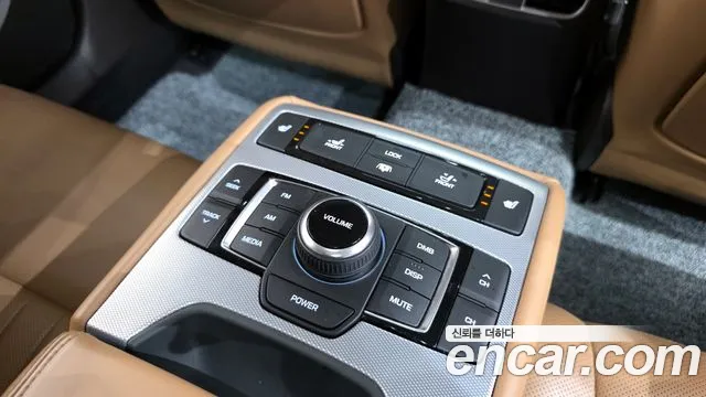Genesis G80 2017 — фото 19