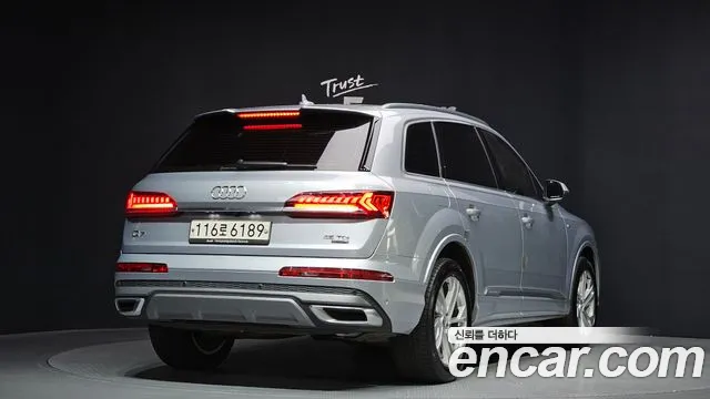 Audi Q7 2020 — фото 2