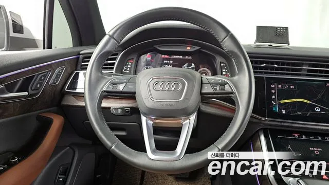 Audi Q7 2020 — фото 13
