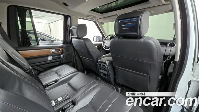 Land Rover Discovery 2016 — фото 12