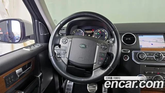 Land Rover Discovery 2016 — фото 13