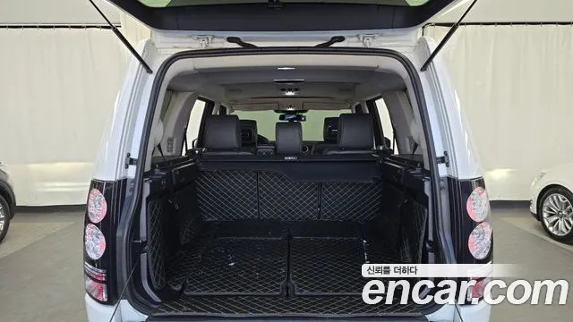 Land Rover Discovery 2016 — фото 20