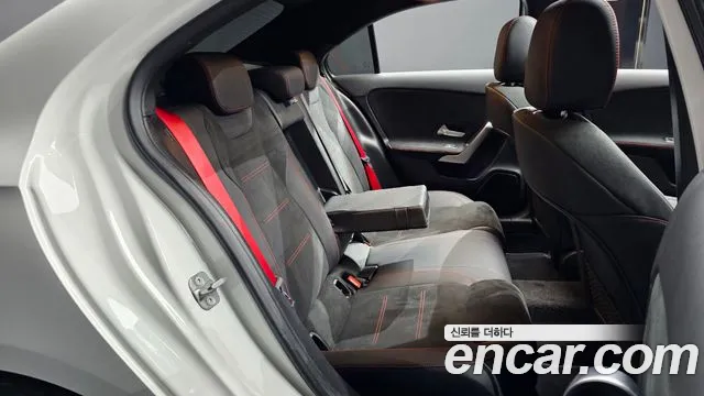 Mercedes-Benz A-Class 2024 — фото 12