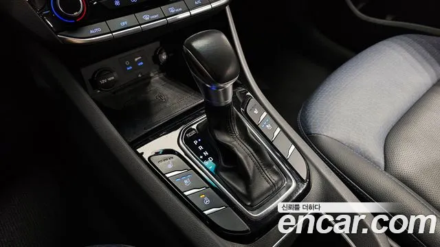 Hyundai Ioniq 2016 — фото 9
