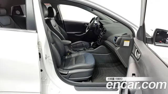 Hyundai Ioniq 2016 — фото 11
