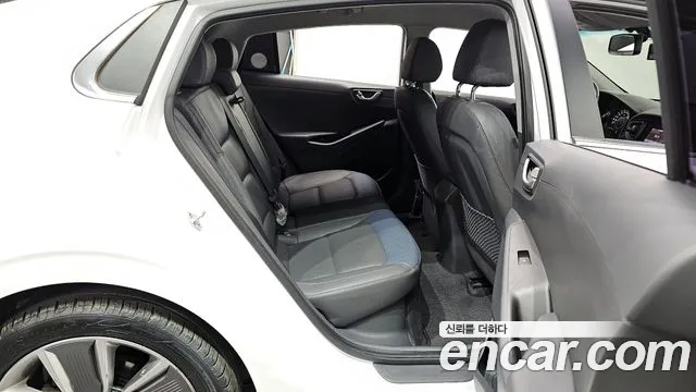 Hyundai Ioniq 2016 — фото 12