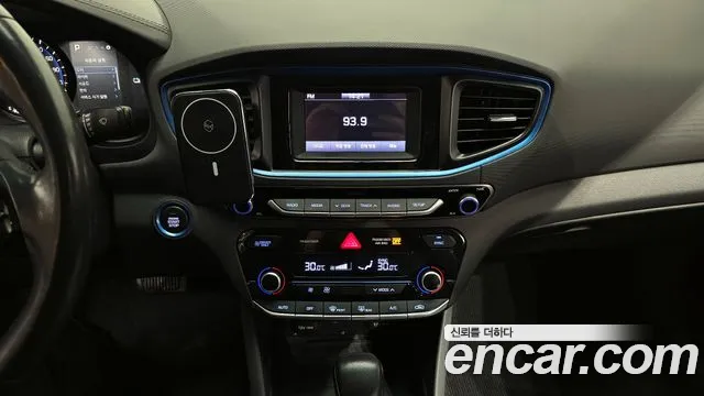 Hyundai Ioniq 2016 — фото 14