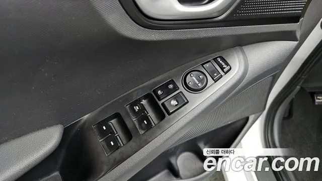 Hyundai Ioniq 2016 — фото 18