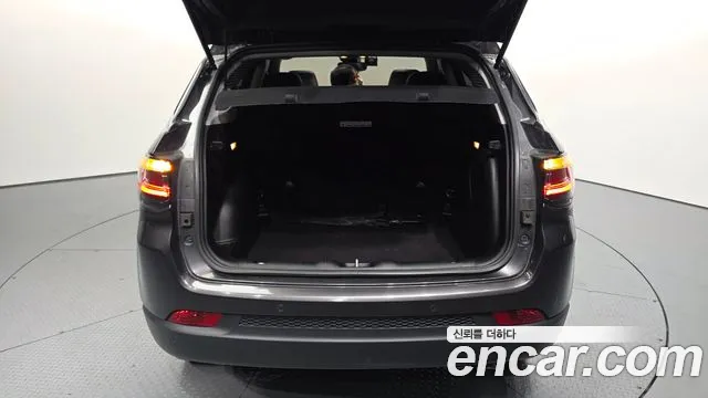 Jeep Compass 2022 — фото 20