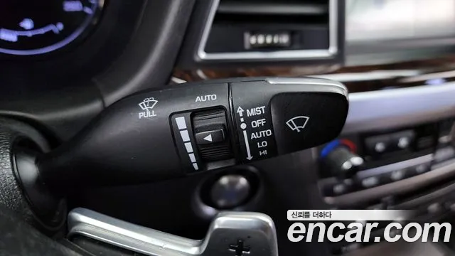 Hyundai Genesis 2015 — фото 18