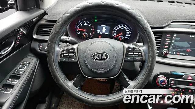 Kia Sorento 2018 — фото 12