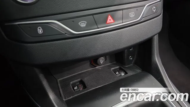 Peugeot 308 2015 — фото 16