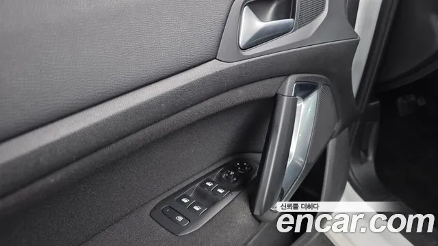 Peugeot 308 2015 — фото 18