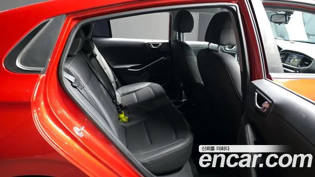 Hyundai Ioniq 2018 — фото 12