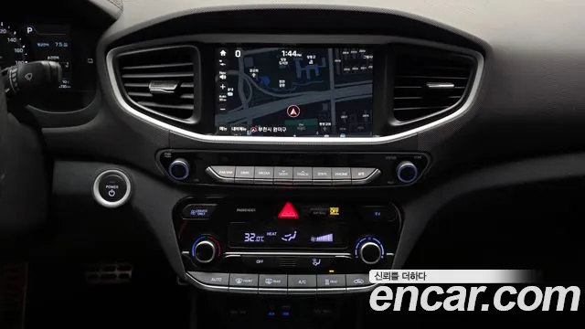 Hyundai Ioniq 2018 — фото 15
